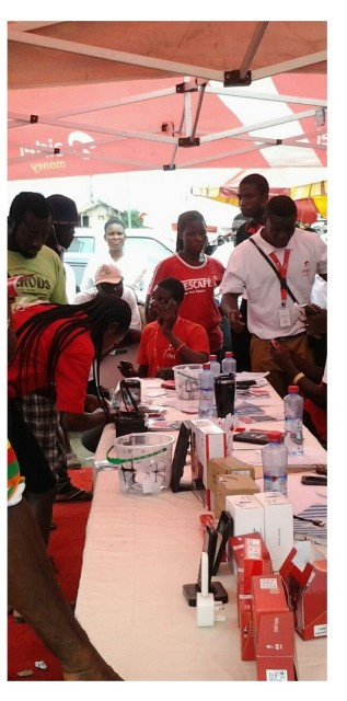 Airtel Adom Praiz team interacting with some customers