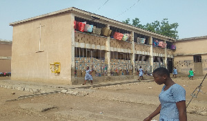 Students Have Converted Verandas Of Congested Dormitories  Into Dormitories At The Bolga SHS