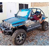 Mzbel in her new car