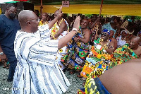 Dr Mahamudu Bawumia waving at the chiefs and people on his arrival at the festival