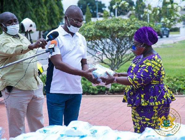 Kennedy Agyapong handing over the masks to the Chief of Staff