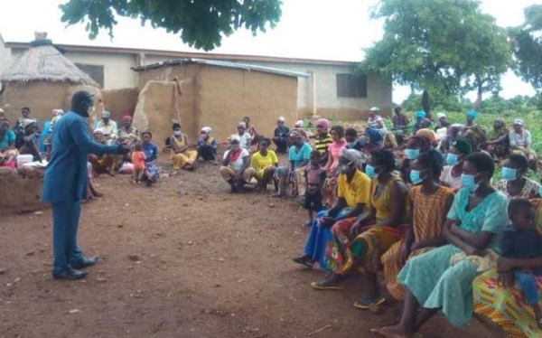 Human rights advocate, Bismark Zumah, addressing the aggrieved women at Gbani