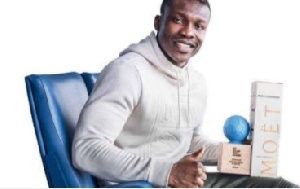 Joseph Aidoo with his Genk Player of the Month plaque