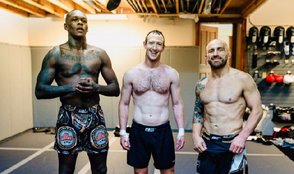 Mark Zuckerberg with Adesanya and  Alex Volkanovski