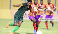 Hearts of Oak's Kwakwo Obeng Jnr battle Elmina Sharks captain Ismael Hammond