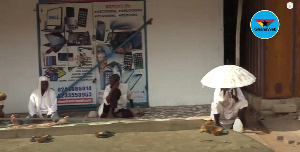 Beggars had lined up in various parts of the city, begging for money