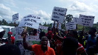 Residents of Yaakoko demonstrating