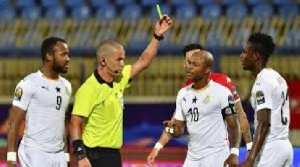 South African referee Victor Gomes