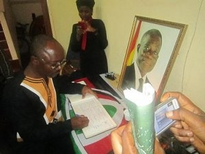 Woyome Sign Condolense Book