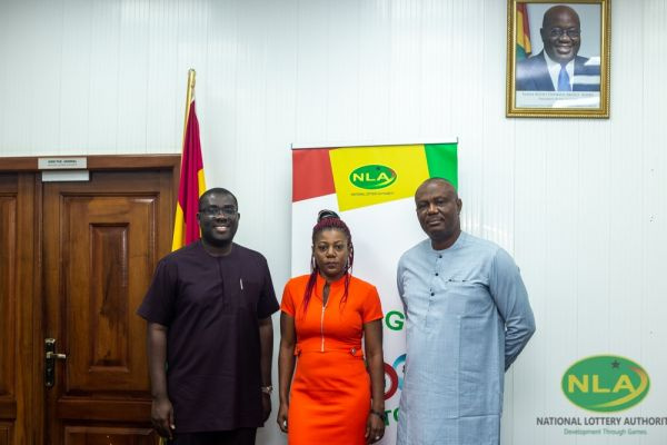 Sammi Awuku with officials from the Nigeria Licensed Lottery Operators Forum