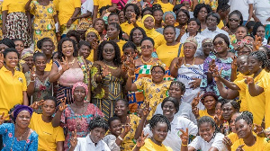 Otiko Djaba with some Ghanaian women