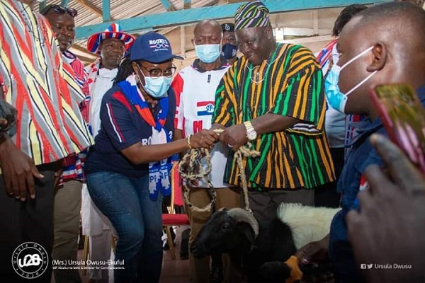 Minister of Communications, Ursula Owusu-Ekuful exchanging pleasantries with the chief