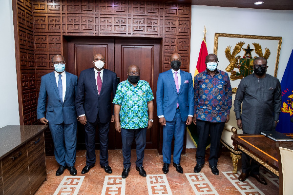 President  Nana Addo Dankwa Akufo-Addo in a pose with AfCFTA and Afreximbank officials