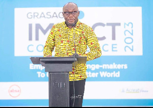 Dr Kingsley Agyemang speaking to the student at the University of Education, Winneba