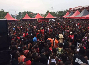 Massive crowd at Ebony's one-week memorial