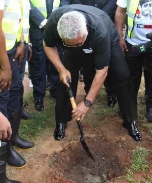 Former President Rawlings planting a tree in commemoration of the 40th June 4 uprising anniversary