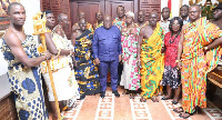 The chiefs in a photograph with the President after the meeting