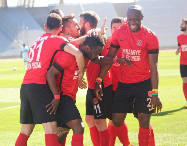 Mahatma joined by his teammates to celebrate maiden goal