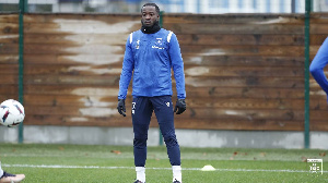 Elisha Owusu Training France