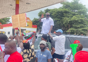 The supporters carried placards praising Asiedu's leadership