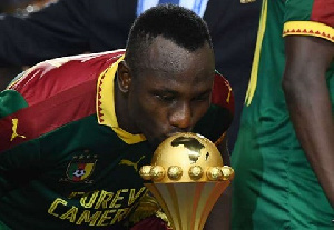 Christian Bassogog Trophy Kiss