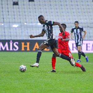 Bernard Mensah featured in Besiktas' friendly game against Sivasspor