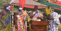 Mpraesohene, Nana Ampadu Daaduam II addressing the crowd at the inaugural ceremony