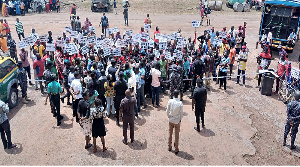 Demonstrators at the Municipal Assembly