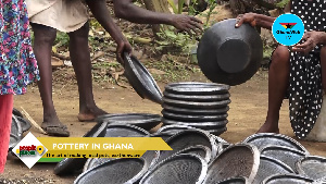 The Kwahu people usually make the black 'Asanka' and Sunyani people make the red ones