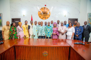 Group photo of bagbin and new executives