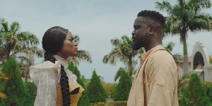 Sarkodie and Efya in Saara