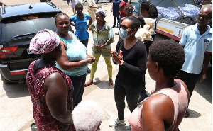 Dr Zanetor Agyeman-Rawlings distributed loaves of bread, bags of sachet water and chocolate powder