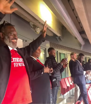 Thomas Partey's mum and Dad visit Emirates Stadium