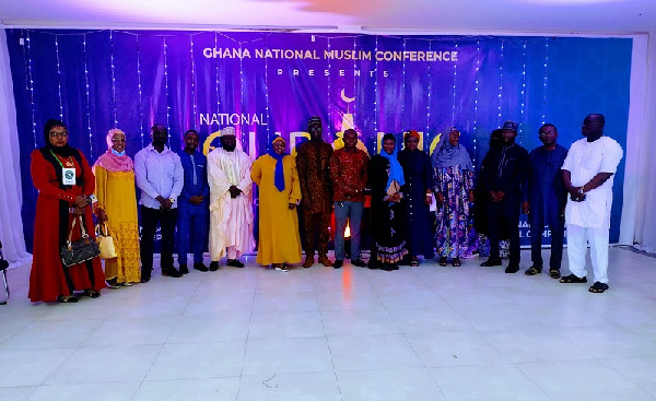 Organizers and members of the high table in a group photo