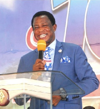 Apostle Stephen Ntow Amoani addressing the congregation