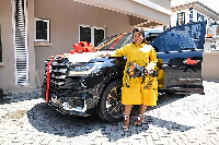 Mercy Chinwo with her brand new car gifted to her by her husband