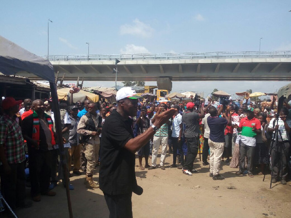 Vice President, Paa Kwesi Bekoe Amissah-Arthur addresses a crowd.