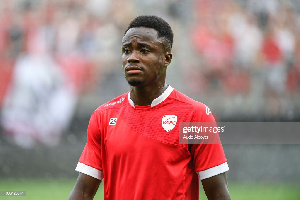 Valenciennes defender, Emmanuel Ntim