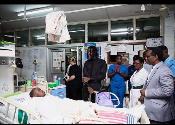 Stonebwoy at the Korle-Bu Teaching Hospital