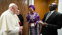 Pope Francis meets Dr. Bawumia, in the “Auletta” of the Vatican's Paul VI Hall (Vatican Media)