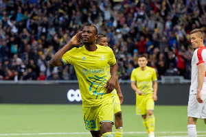 Patrick Twumasi celebrates his goal