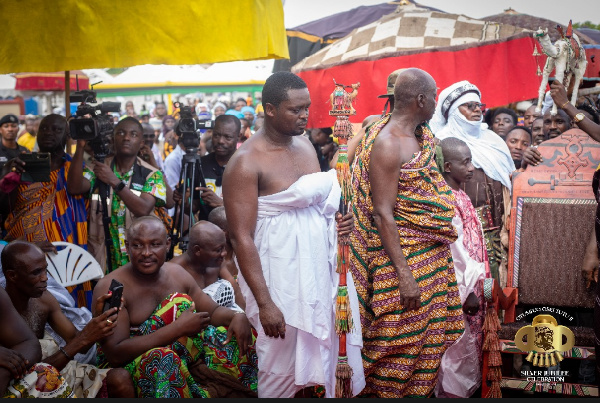 Two development chiefs in Asanteman gift Asantehene a white horse