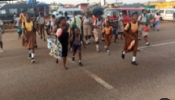 With the faulty traffic lights, motorists, have had to slow down to enable the school children cross