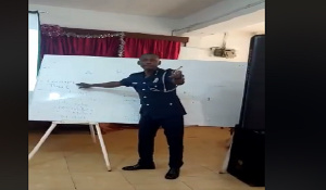 Police Officer addressing MTTD officers