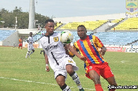 Richard Osei-Agyemang (in white jersey) wants the league to return