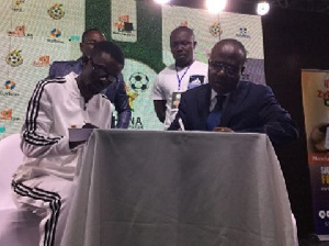 GFA President, Kwesi Nyantakyi and Zylofon CEO Nana Appiah Mensah signing the contract