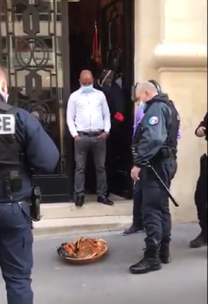 The ritual was found infront of the Nigerian Embassy in France