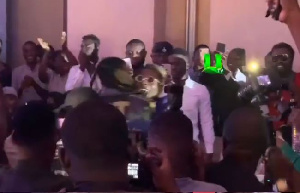 Stonebwoy and Shatta Wale in a hug