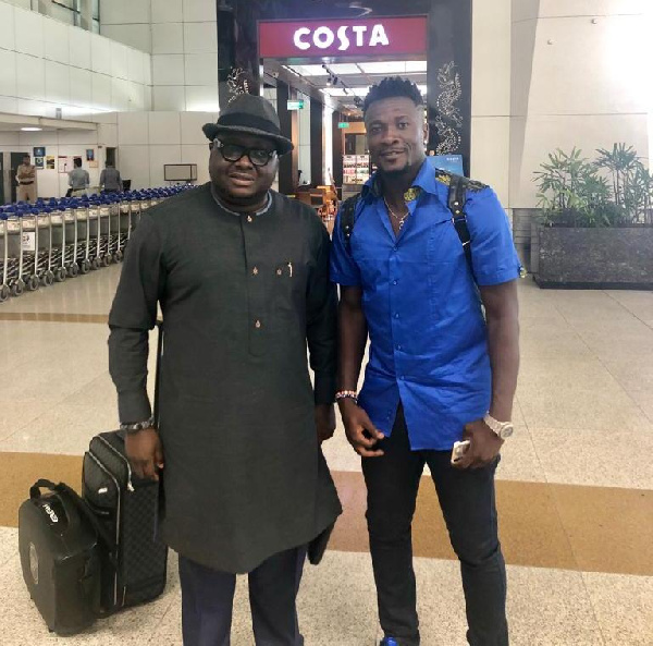 Asamoah Gyan and Ghana's High Commissioner to India Michael Ocquaye Jnr