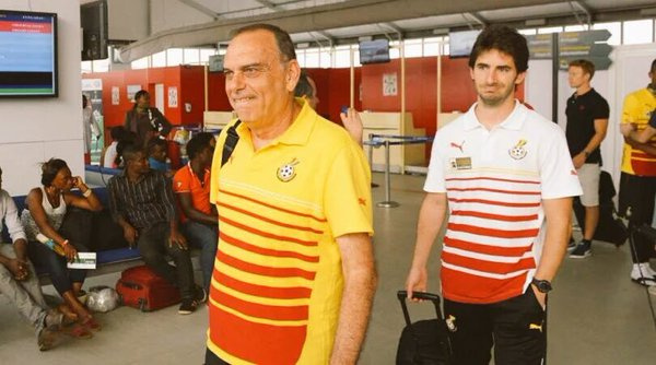 Avram Grant with Gerard Nus (File photo)